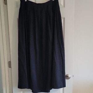 Elegant Black Women's Skirt With Pockets